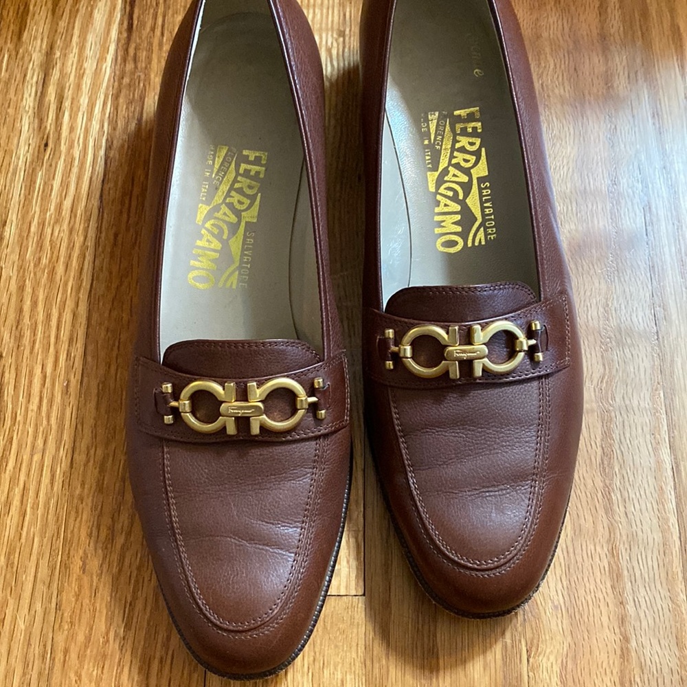 Vintage Saks Fifth Avenue Salvatore FERRAGAMO Women’s Loafers, EUC size 8.5